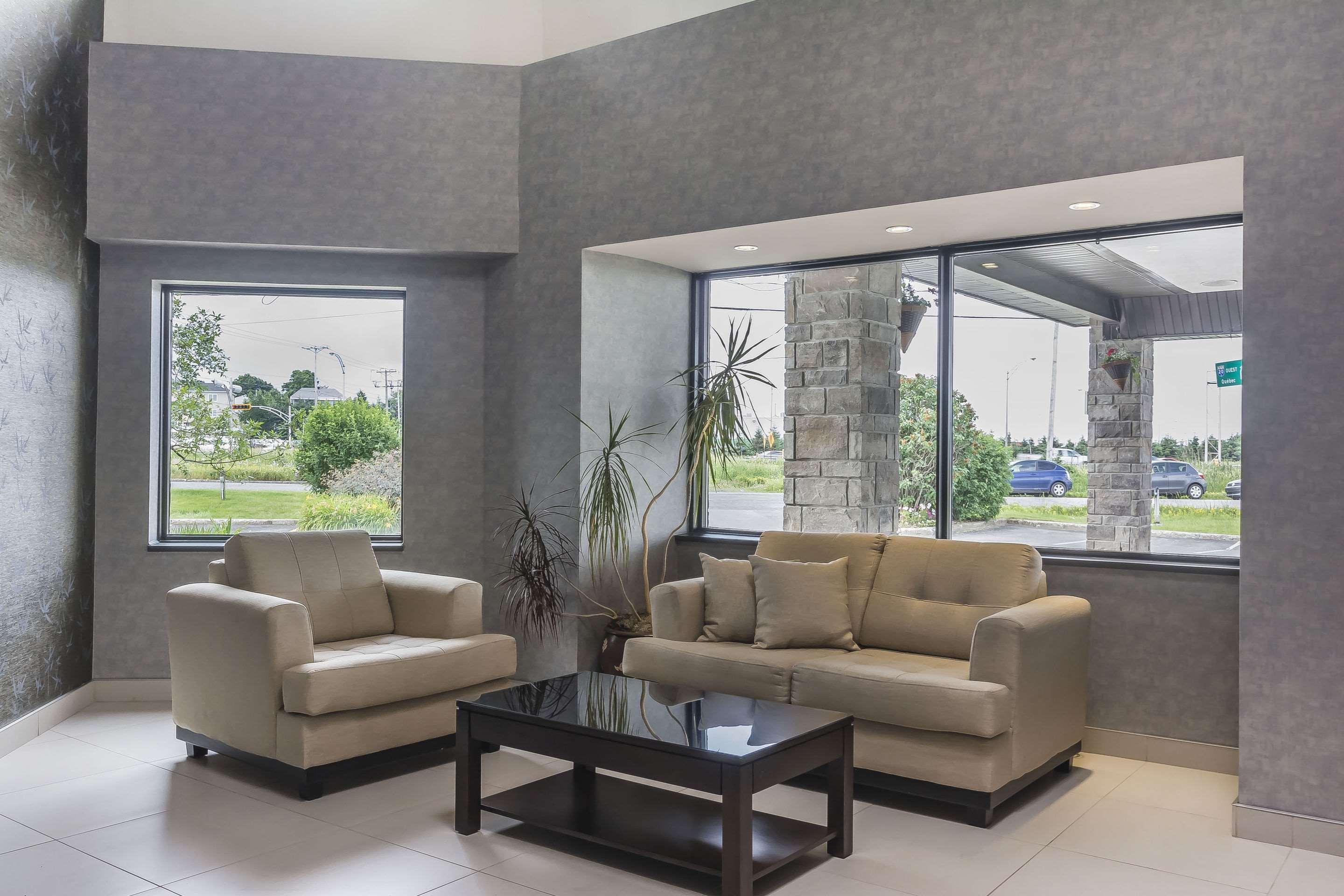 לוויס Comfort Inn מראה חיצוני תמונה