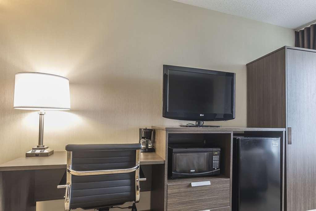 לוויס Comfort Inn חדר תמונה